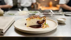 Fit kokosový koláč bez mouky a cukru: vláčný, nadýchaný a se švestkami